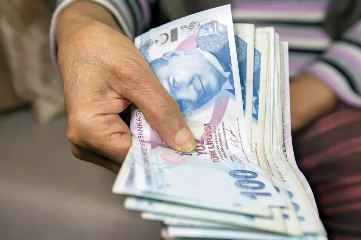 4 bin liralık emekli bayram ikramiyesi TBMM’de kabul edildi