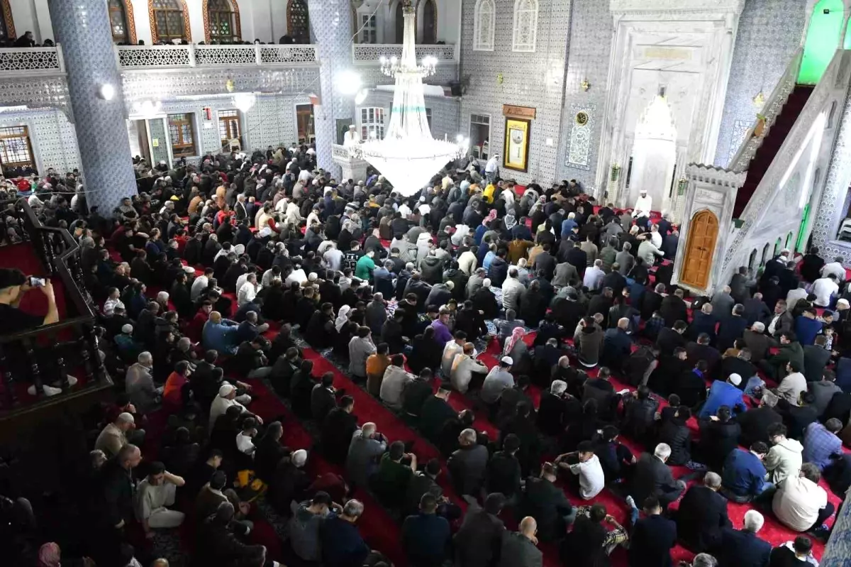 Şanlıurfa’da Bayram Namazı Coşkusu