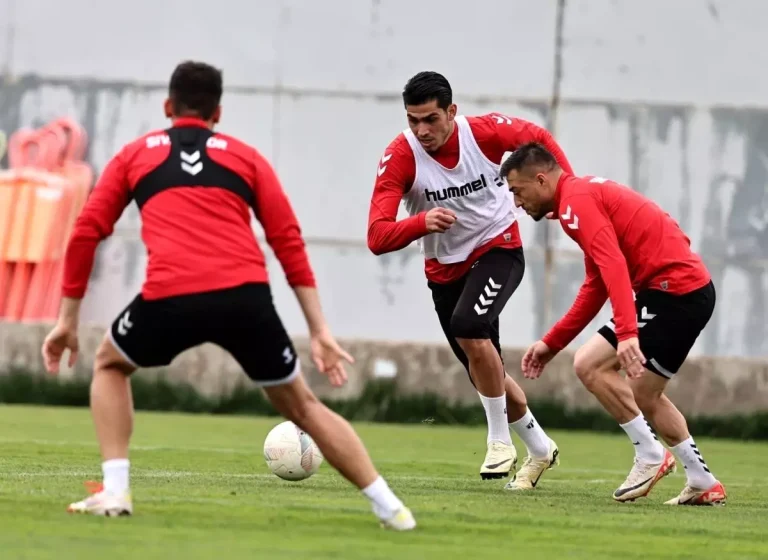 Sivasspor, Adana Demirspor Maçına Hazırlanıyor