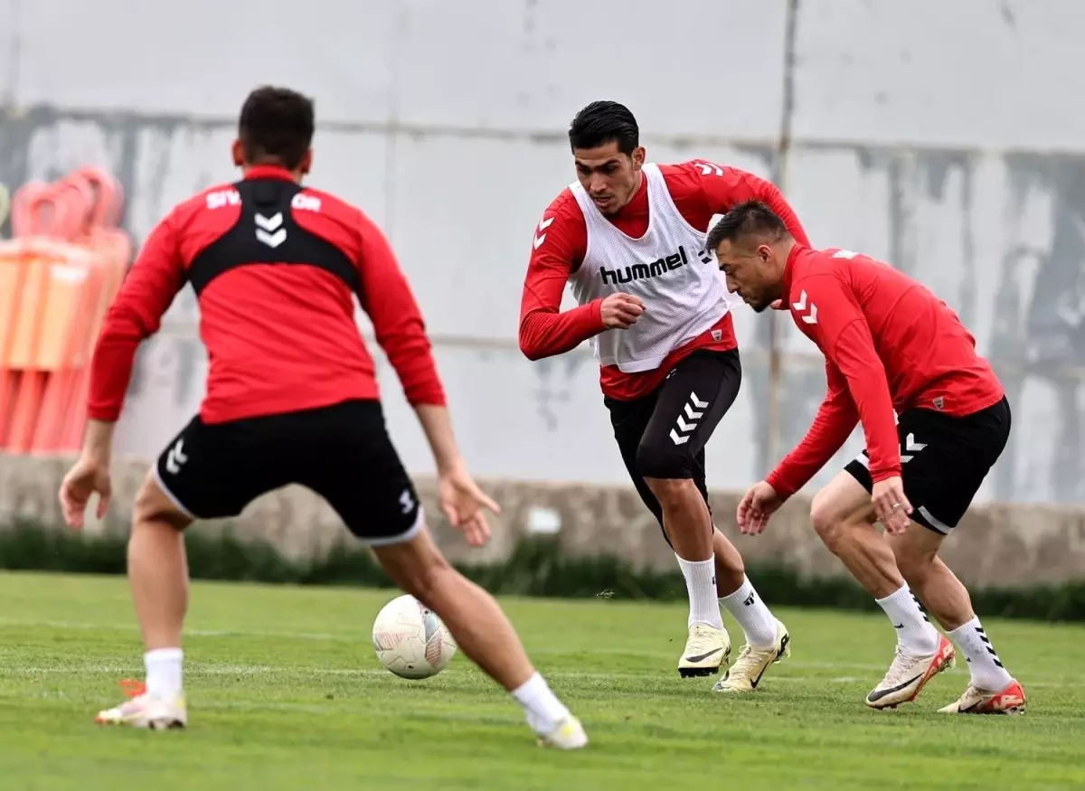 Sivasspor, Adana Demirspor Maçına Hazırlanıyor