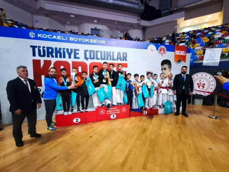 Afyonkarahisar’ın Minik Karatecileri Başarıya Doymuyor