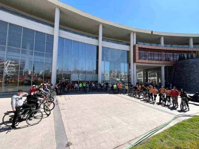 Akhisar’da Kalp Haftası Bisiklet Turu