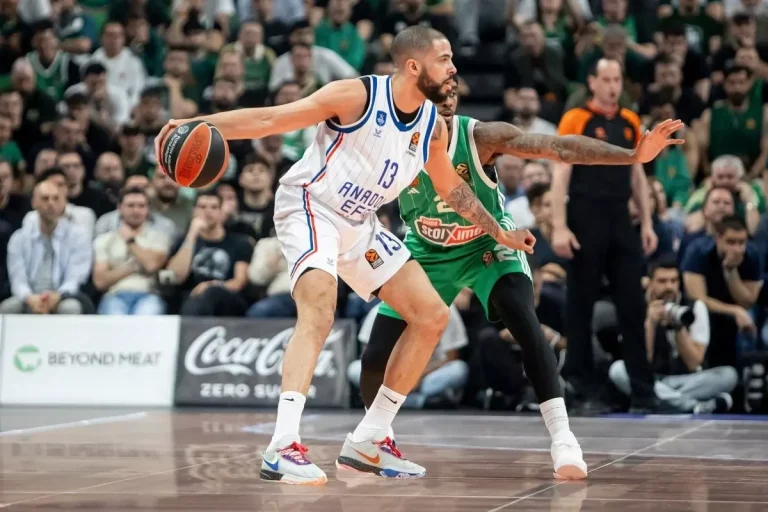 Anadolu Efes, Panathinaikos’u Geçti