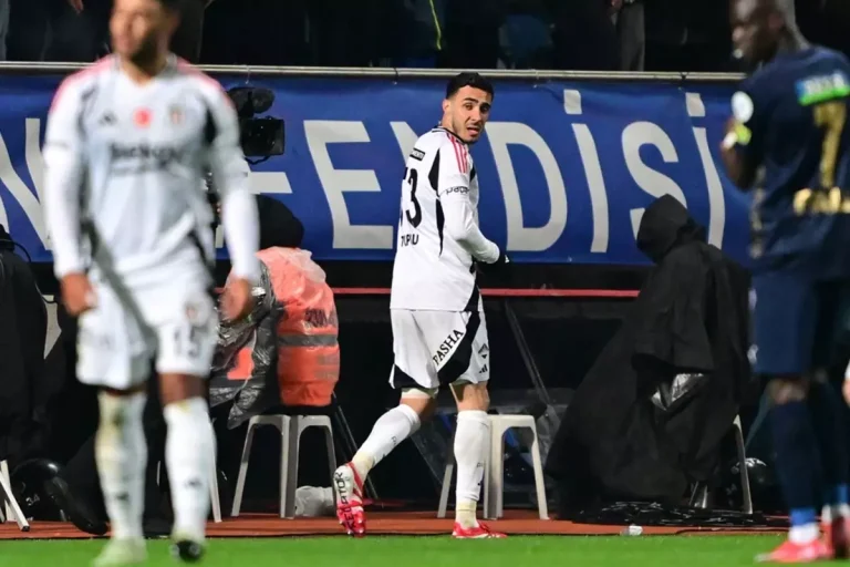 Beşiktaş’a Emirhan Topçu’dan kötü haber
