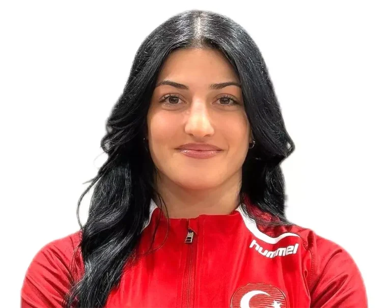 Elvira Kamaloğlu Gümüş Madalya Kazandı