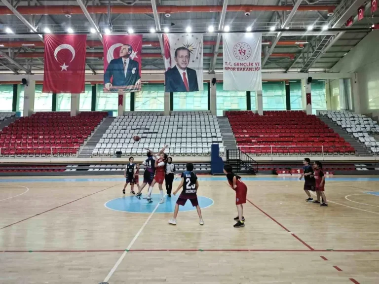 Erzincan’da 23 Nisan Basketbol Müsabakaları