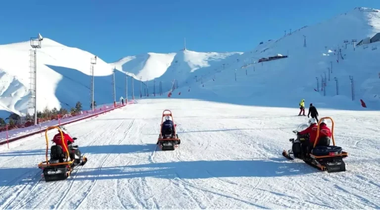 Erzurum’da Jandarma Kayak Sezonunda 651 Kişiyi Kurtardı