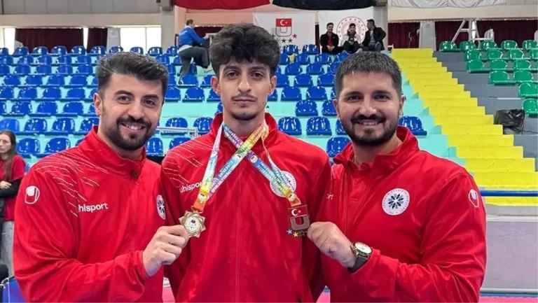 ETÜ’lü Can Ahmet Bağlar Bronz Madalya Kazandı