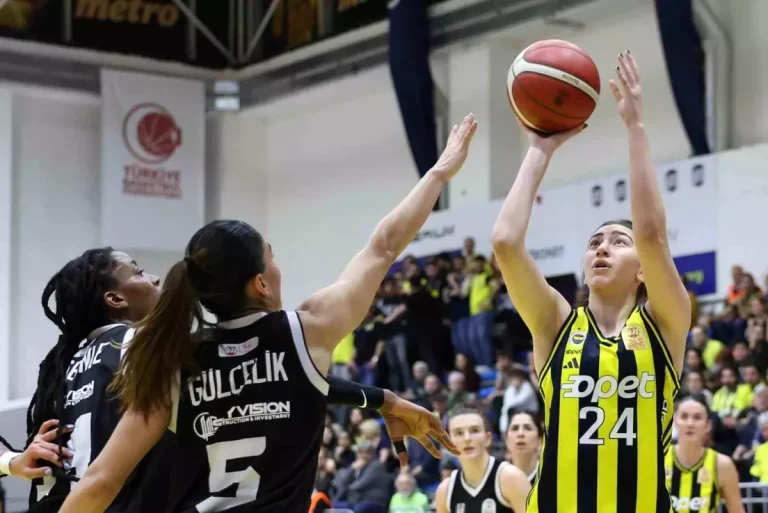 Fenerbahçe, Beşiktaş’ı Farkla Yendi