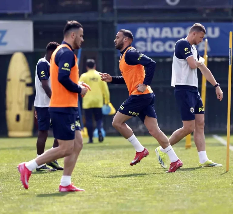Fenerbahçe Kayserispor Maçına Hazırlanıyor