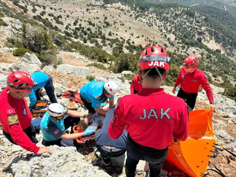 Fethiye’de Yamaç Paraşütü Kazası: İki Kişi Hayatını Kaybetti