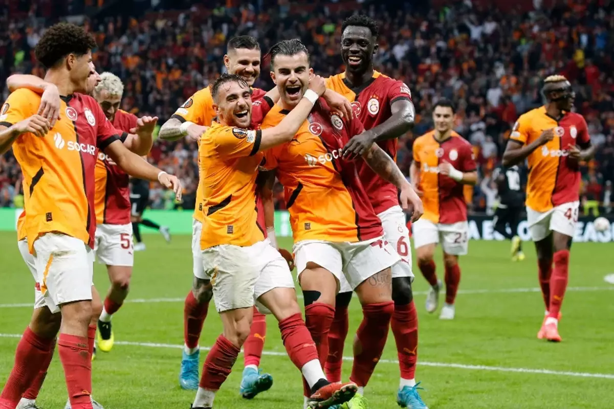 Galatasaray’ın yıldızı 100 milyon liraya ikna oldu