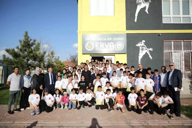 Genç Sporculara Ödül ve Destek