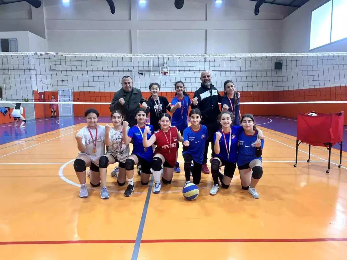 Hataylı Depremzede Kız Öğrenciler Voleybol Türkiye Şampiyonası’nda