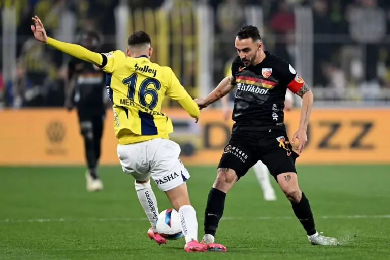 Kadıköy’de Fenerbahçe’yi yıkan futbolcu Galatasaray’a imzayı atıyor