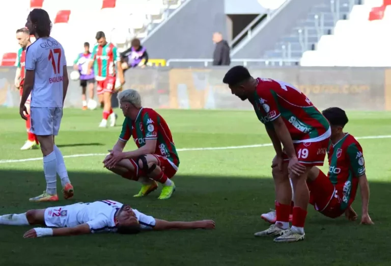 Karşıyaka’da 10 Futbolcudan TFF’ye İhtar Şoku