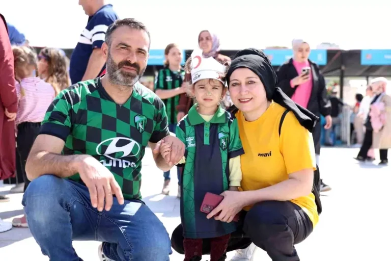 Kocaeli’de 23 Nisan Coşkusu ve Kocaelispor’un Süper Lig Başarısı Kutlandı