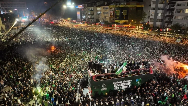 Kocaelispor Süper Lig’e Yükseldi