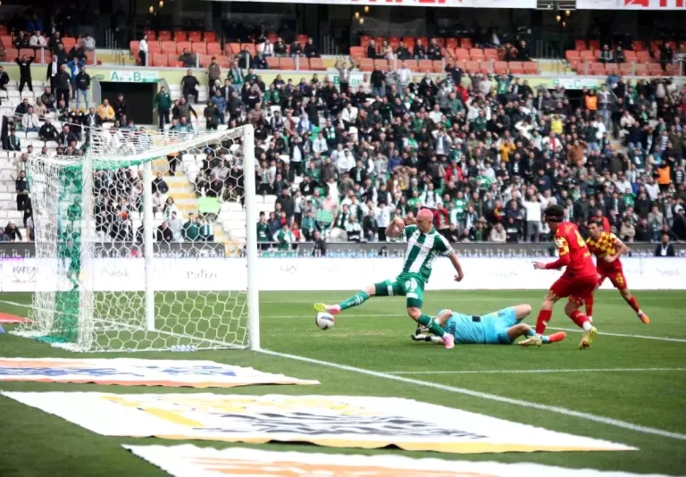 Konyaspor 1-0 Göztepe: İlk Yarı Sonucu