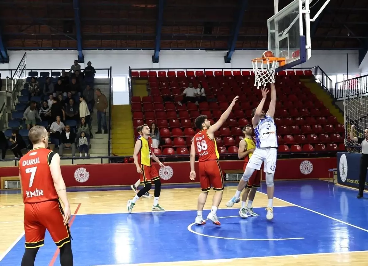 Kütahya Belediyespor, Tire Belediyespor’u 79-60 Mağlup Etti
