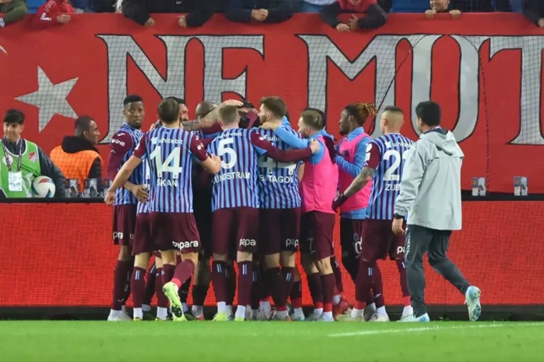 Rakip Galatasaray! Göztepe’yi 2-0 yenen Trabzonspor, Ziraat Türkiye Kupası’nda finale yükseldi