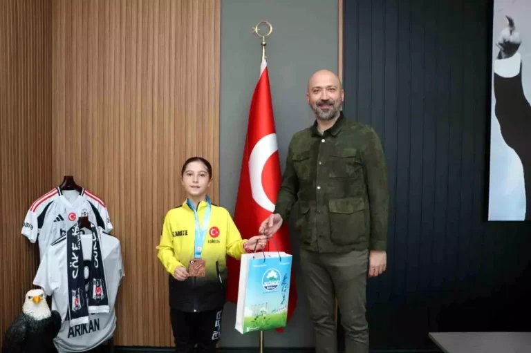 Söke Belediye Başkanı, Türkiye Karate Şampiyonu Gülşen Görecek’i Ağırladı