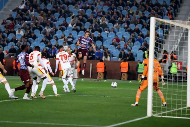 Trabzonspor-Göztepe Yarı Final İlk Yarı Golsüz