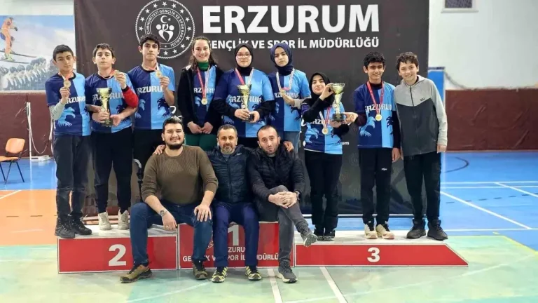 Tuzcu Ortaokulu Floor Curling’de Başarı Elde Etti