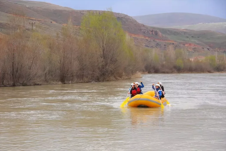 ÜNİLİG Türkiye Rafting Şampiyonası Bayburt’ta yapıldı